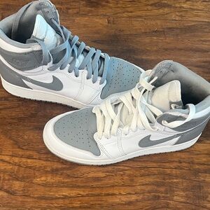 Kids Sneakers in Gray and White